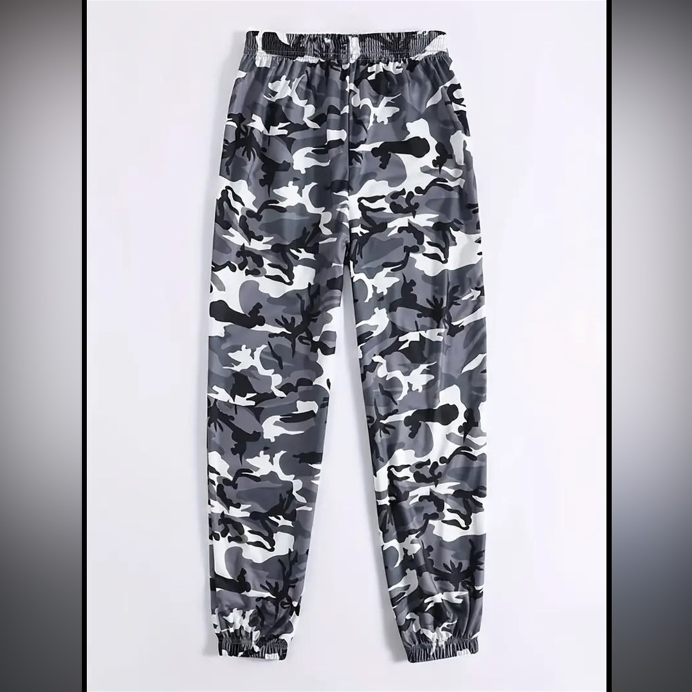 Army camouflage cargo sweatpants